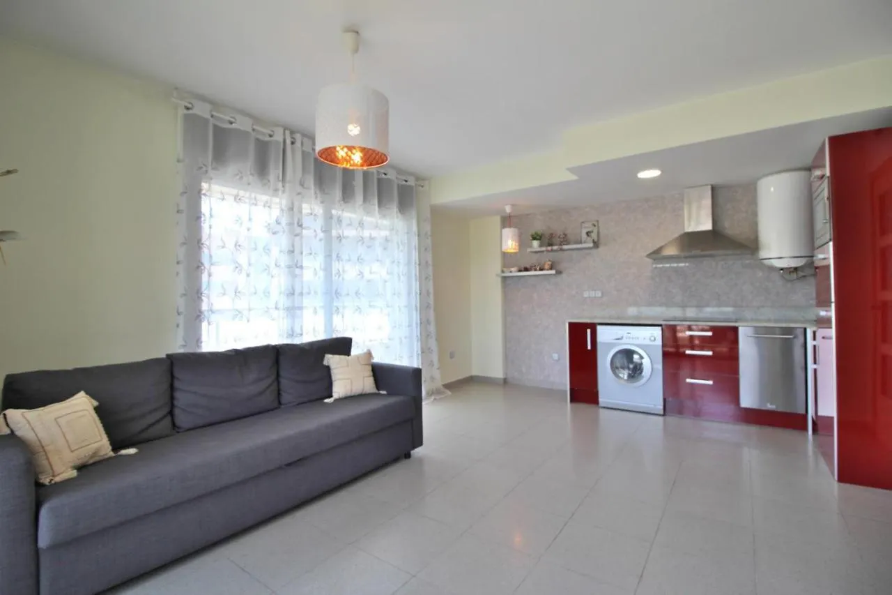 יורט דה מאר Al20 Apartamento 4 Pax, Playa Fenals, Costa Brava דירה